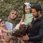 شاهرخ استخری در کنار همسر و فرزندانش شاهرخ استخری در کنار همسر و فرزندانش